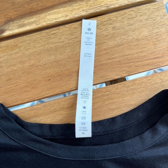LULULEMON LAB BLACK SILK BLEND T-SHIRT NWT SIZE 2 - Picture 7 of 7